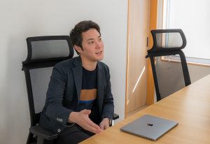 株式会社ELYZA代表取締役CEOの曽根岡侑也氏インタビュー